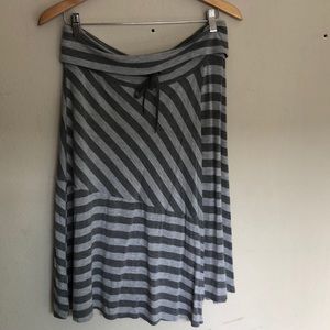 Athleta gray striped skirt